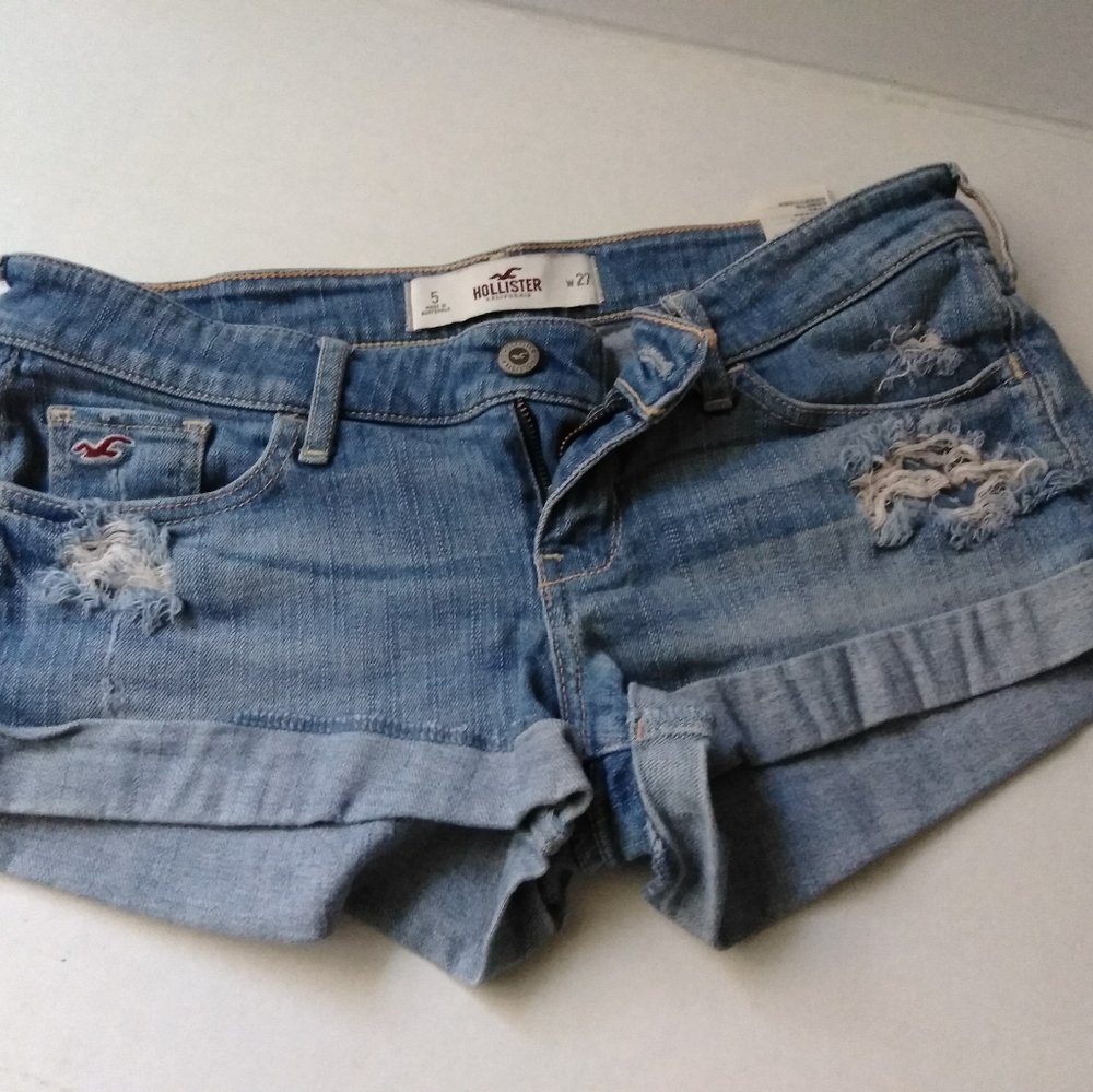 Shorts - Picture 2 of 6